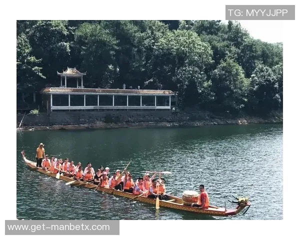 深圳松岗中学足球队奋勇拼搏展现青春风采助力校园文化建设与团队精神提升